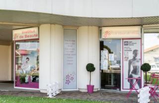 Salon de Manucure A Fleur de Peau 0