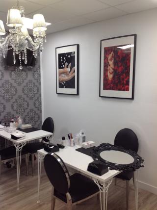 Salon de Manucure Celebrity nails 0