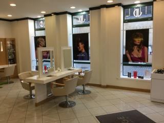 Salon de Manucure DESSANGE - Coiffeur Lille Saint Maurice 0