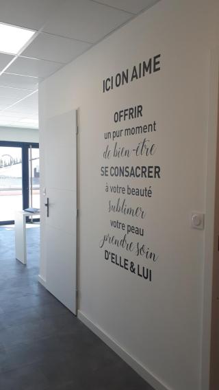 Salon de Manucure L’Institut By R (LYRIS BEAUTÉ) 0