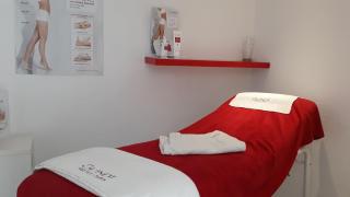 Salon de Manucure Aux Petits Soins 0