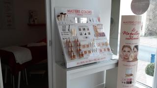 Salon de Manucure Aux Petits Soins 0