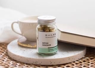 Salon de Manucure MAISON NATIE Fougères Phytomer-Paul&Joe-Harcourt-Revitalash-TanTowel-NailMatic-Bachca-Nougatine-Beverlyhills formula 0