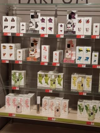 Salon de Manucure Yves Rocher 0