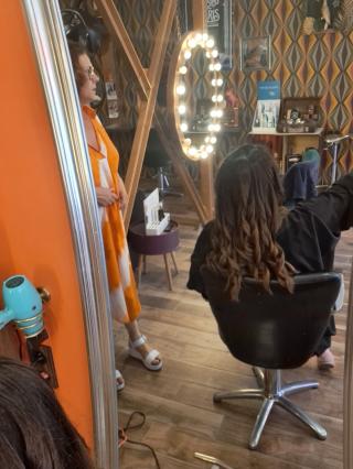 Salon de Manucure Mélanie R - SALON DE COIFFURE À TROUVILLE-SUR-MER 1