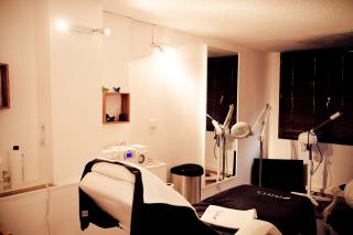 Salon de Manucure Au Bonheur Des Dames 0