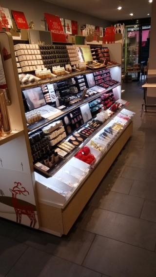 Salon de Manucure Yves Rocher 0