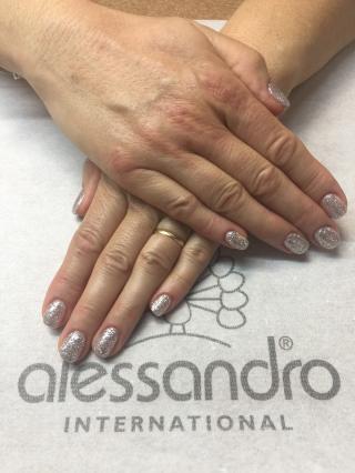 Salon de Manucure L'art de l'ongle / Prothésiste ongulaire 0