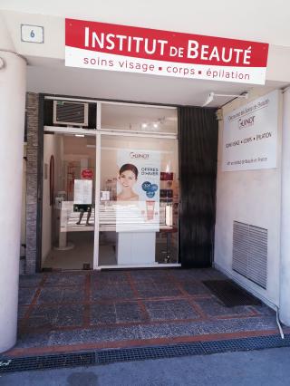Salon de Manucure Centre de Soins Esthétiques 2