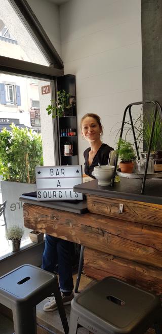 Salon de Manucure Le Petit Salon . coiffeur / Salon de Coiffure 0