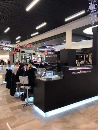 Salon de Manucure Ongles & Compagnie 1