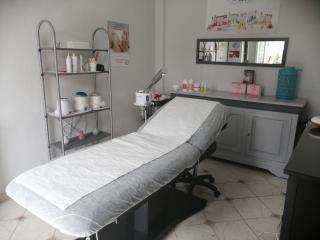 Salon de Manucure Aux p'tits soins d'Estelle 0