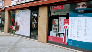 Salon de Manucure Aux Thermes d'Helen 0