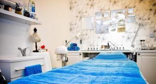 Salon de Manucure Ioana-Loredana Marin PhiBrows & Make-up Artist 0