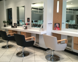 Salon de Manucure DESSANGE - Coiffeur Valenciennes Clémenceau 0