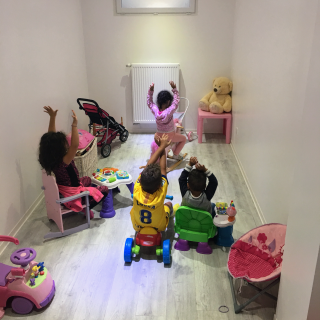 Salon de Manucure Le p'tit cocon d'Emi 0