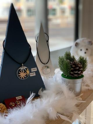 Salon de Manucure Table de massage 0