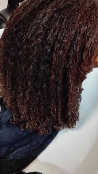 Salon de Manucure Seven Coiffure Paris 0