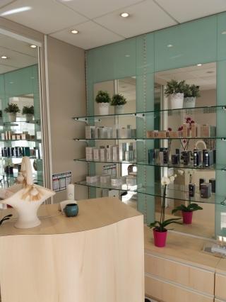 Salon de Manucure L'institut Eve. 0