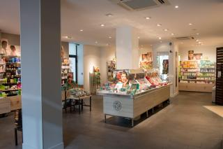 Salon de Manucure Yves Rocher 1