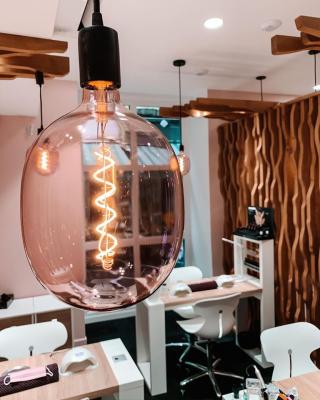 Salon de Manucure Yumi Beauty - Academy 0