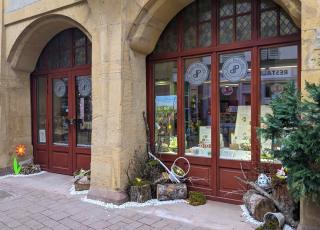 Salon de Manucure Paris-Parfums-Parfumerie-institut de beauté Thann-Cernay 0