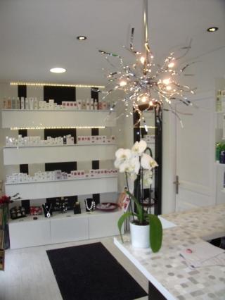 Salon de Manucure Institut de beauté Éveil Des Sens Pour Hommes et Femmes 0