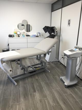 Salon de Manucure Sublim'Age, Cabinet esthétique expert Anti-Âge. Prévention, correction et amélioration de la peau. Epilation définitive. Traitement des vergetures et de la chute des cheveux. 1