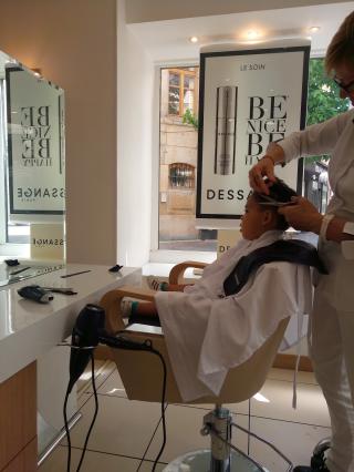 Salon de Manucure DESSANGE - Coiffeur Saint-Etienne 0