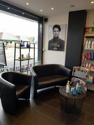 Salon de Manucure Geoffrey Coiffure - Salon de coiffure, coiffeur visagiste, Boussy St Antoine 0