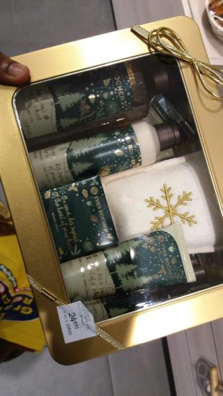 Salon de Manucure Yves Rocher 0