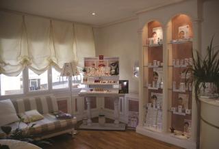 Salon de Manucure Saint Cyr Beauté 0