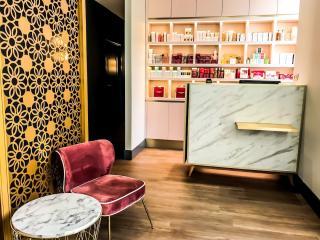 Salon de Manucure Spa AUTOUR DE SOI . Hammam & Massages 0