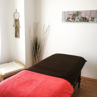 Salon de Manucure En harmonie massages (Massothérapie/Facialiste & Drainage Lymphatique Méthode Renata França) 0