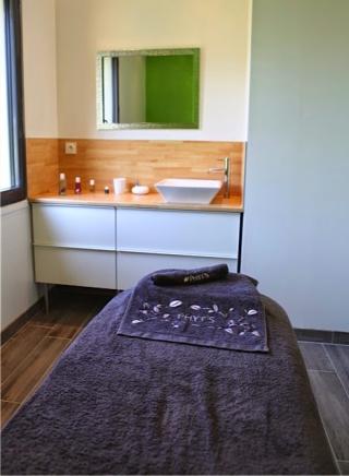 Salon de Manucure Aux Petits Soins 0