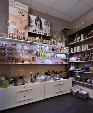 Salon de Manucure A Fleur de Peau 0