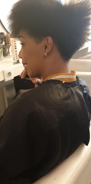 Salon de Manucure SHINE HAIR & BEAUTY 0