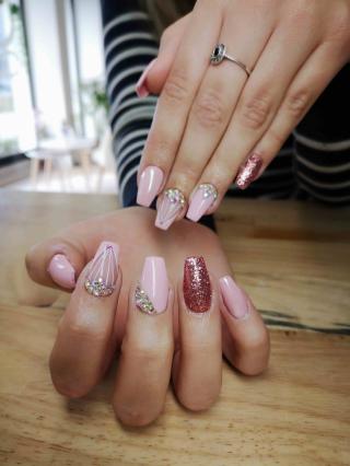 Salon de Manucure Mon caprice Bar à beauté 2