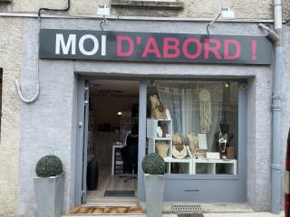 Salon de Manucure Moi d’abord 0