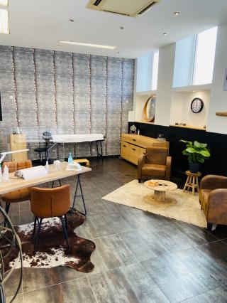 Salon de Manucure Le Studio d'Anne-Amanda 0