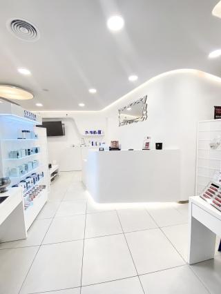 Salon de Manucure Centre Konfidentiel Marbeuf 0