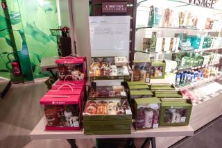 Salon de Manucure Yves Rocher 0