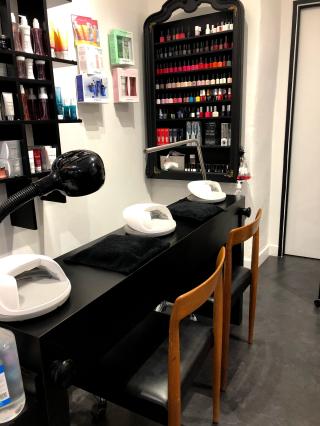 Salon de Manucure L'Institut 0