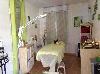 Salon de Manucure Hygiaform 0