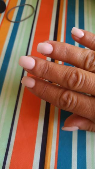 Salon de Manucure La Fabrik à Beauté - L'Atelier Vernis Ecully - Bar à ongles et Bar à sourcils - Ecully 0