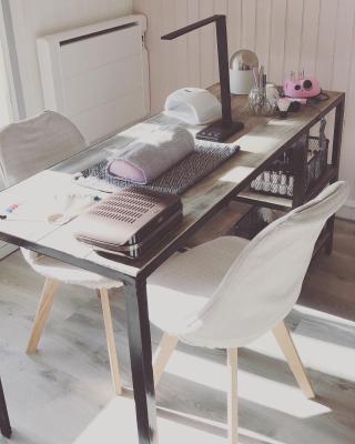 Salon de Manucure La maison de la beauté 0