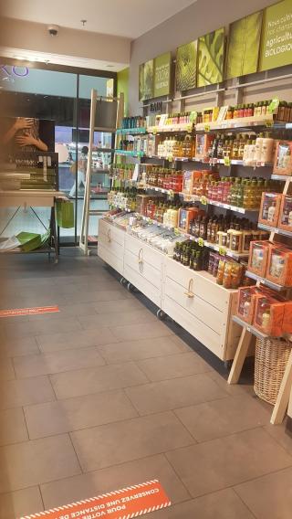 Salon de Manucure Yves Rocher 0