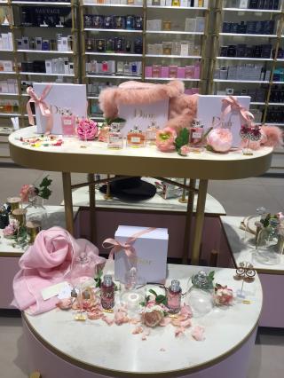 Salon de Manucure Nicole Parfumerie Institut 0