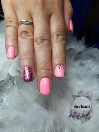 Salon de Manucure ÉLixir Beauté (technicienne de cils et prothésiste ongulaire) 0