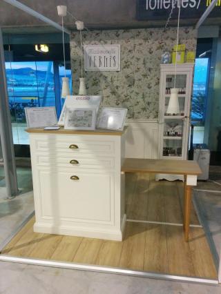 Salon de Manucure Bar à ongles Mademoiselle Vernis CAP 3000 0